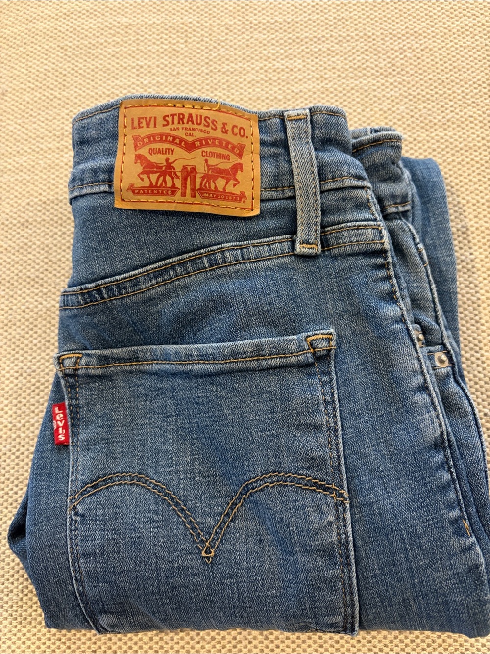 Levi's ladies Medium Blue Slim 721  Straight High Rise Skinny Jeans size 26